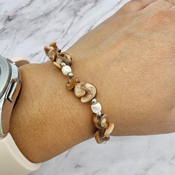 Vintage Puka Shell Bracelet 7" | Handmade - Picture 2 of 13